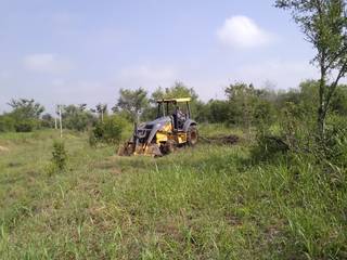 Desmonte de terreno natural, Trevalo Construcciones y Urbanizaciones Trevalo Construcciones y Urbanizaciones حديقة صخرية