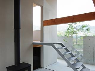 新城の家-shinshiro, 株式会社 空間建築-傳 株式会社 空間建築-傳 Asian style corridor, hallway & stairs