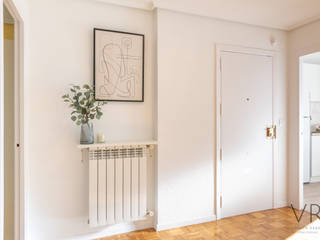 Home Staging _ Piso Labradores - Logroño, Verónica Rabanal Home Staging Verónica Rabanal Home Staging Pasillos, vestíbulos y escaleras de estilo minimalista