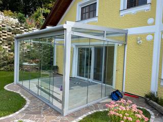 Sommergarten Glasschiebetüren in Oberösterreich montiert, Schmidinger Wintergärten, Fenster & Verglasungen Schmidinger Wintergärten, Fenster & Verglasungen Nhà kính: Thiết kế nội thất · bố trí · Ảnh