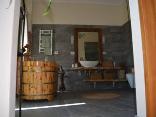 CASA M+S, Alessandro Jurcovich Architetto Alessandro Jurcovich Architetto Country style bathroom