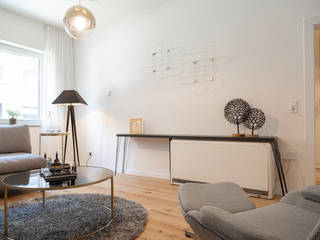 Klassisches Fix und Flip Projekt in Düsseldorf, HOMESTAGING Sandra Fischer HOMESTAGING Sandra Fischer Apartment