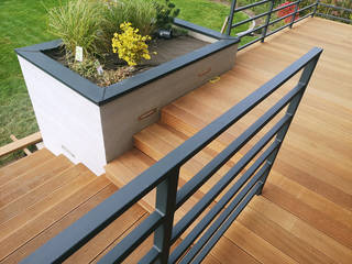 Taras drewniany. Realizacja w Świebodzinie, PHU Bortnowski PHU Bortnowski Classic style balcony, veranda & terrace