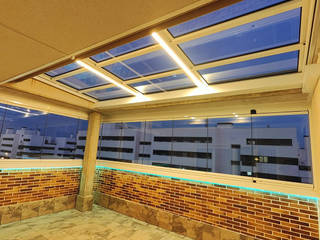 Cerramientos con iluminación LED, Fraimar Aluminios S.L. Fraimar Aluminios S.L. Balcones y terrazas de estilo moderno