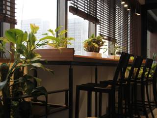 Interioforest helped an office to come Alive, Interioforest Plantscaping Solutions Interioforest Plantscaping Solutions Modern Study Room and Home Office