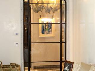 Porta in Bronzo per Interni Luxury, VilliZANINI Wrought Iron Art Since 1655 VilliZANINI Wrought Iron Art Since 1655 Moderne Wohnzimmer
