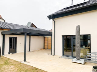 Carport als Terrassenüberdachung, Siebau Raumsysteme GmbH & Co KG Siebau Raumsysteme GmbH & Co KG 스칸디나비아 발코니, 베란다 & 테라스