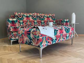 Sofa in printed velvet, The Cheshire Upholstery Company The Cheshire Upholstery Company Salas modernas