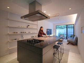 re-apartment／TT, 株式会社STUDIO KAZ 株式会社STUDIO KAZ Cocinas equipadas