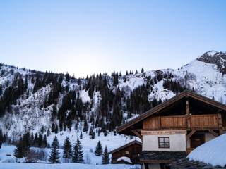 Rediscover Luxury at Fee Pour Vous Chalets, in Megève, France Press profile homify Wooden houses Sky, Mountain, Snow, Building, Slope, Cloud, Tree, House, Freezing, Larch