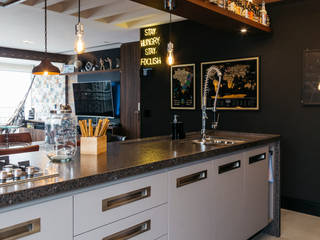 Apartamento de solteiro - Cozinha, Cristina Reyes Design de Interiores Cristina Reyes Design de Interiores Küchenzeile