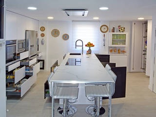 Cocina moderna en el noroeste de Madrid, Davinia | Mobiliario de cocina y armarios Davinia | Mobiliario de cocina y armarios Built-in kitchens