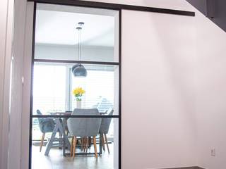 Glass Sliding Door, Press profile homify Press profile homify Laundry room