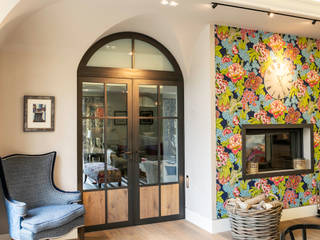 The most beautifull Kitchen & Dining Room with Bronze Arched Doors, Architectural Bronze Ltd Architectural Bronze Ltd Dining room