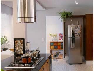 Reaproveitar foi a palavra-chave nesta cozinha! , Tikkanen arquitetura Tikkanen arquitetura Küchenzeile