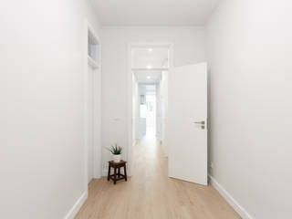 Apartamento em Lisboa - Campo Pequeno, Archimais Archimais Minimalist corridor, hallway & stairs