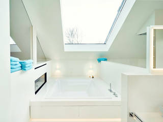 Ausbau eines Dachstuhls mit Schlafzimmer, Ankleide und Badezimmer, Ralf Keller Ralf Keller Modern bathroom