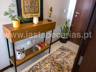 Casa Particular, Vila do Conde, IAS Tapeçarias IAS Tapeçarias Modern Corridor, Hallway and Staircase