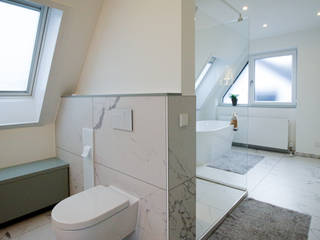 Tapeten, freistehende Badewanne - Luxus pur , Bad Campioni Bad Campioni Eclectic style bathrooms