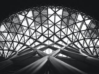 Steel structures usage Press profile homify Other spaces Building, Black, Lighting, Architecture, Triangle, Black-and-white, Style, Line, Symmetry, Fixture