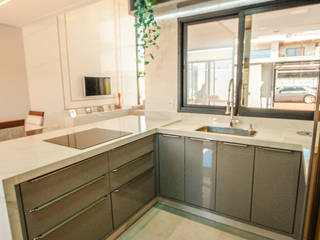 Sala e cozinha integradas, Grata Arquitetura Grata Arquitetura Modern Oturma Odası