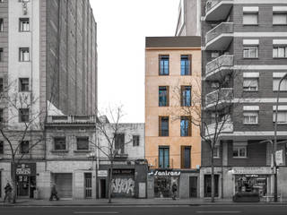 Sants Refurbished Building - 08023 Architects, 08023 Architects 08023 Architects Multi-Family house