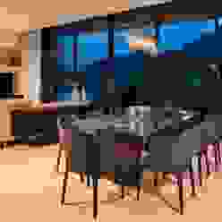 COMEDOR Rousseau Arquitectos Comedores modernos comedor,silla de comedor,mesa de comedor,candelabro,candil,muro ventana