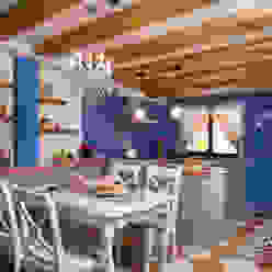 西班牙鄉村風格-透天別墅, Color-Lotus Design Color-Lotus Design 廚房 實木 Multicolored 家具,财产,橱柜,桌子,台面,木头,室内设计,厨房,镜框,食物
