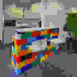 Office Küche mit Lego-Theke Kaldma Interiors - Interior Design aus Karlsruhe Ausgefallene Einkaufscenter Lego, Küche, Office Küche, Office Interior, Büroeinrichtung, IT Company, Start-up ,Bürogebäude