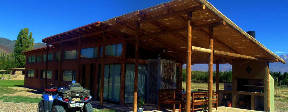 15 Rumah Kayu Dan Bambu Berukuran Dibawah 64 m²