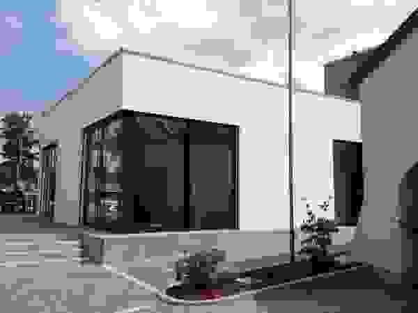 Neubau eines Gemeindezentrum cordes architektur Moderne Veranstaltungsorte