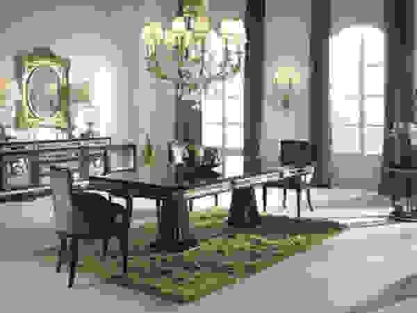 MARINER Classic style dining room