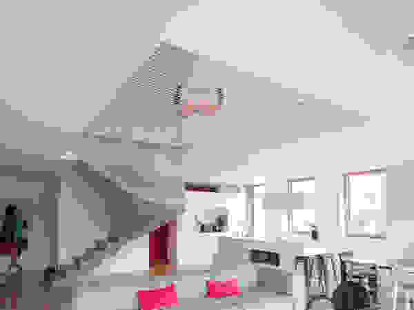 POLY RYTHMIC ARCHITECTURE Modern living room