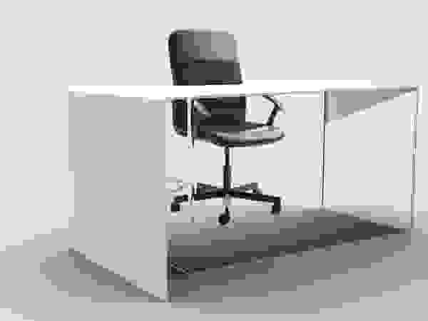 Giacomo Giustizieri - Industrial Designer ArbeitszimmerSchreibtische