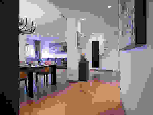 desink.it Modern corridor, hallway & stairs