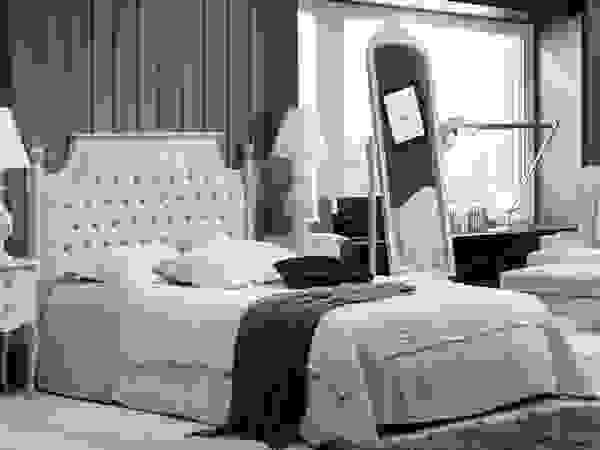 Paco Escrivá Muebles BedroomBeds & headboards