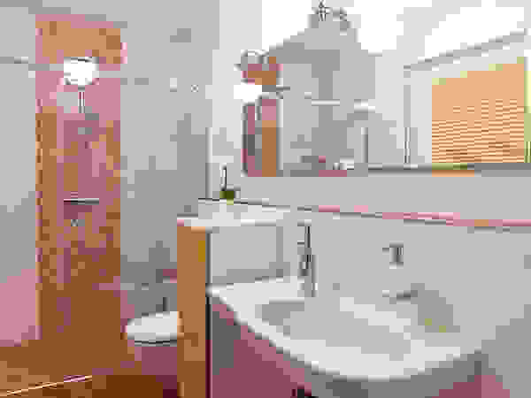 Klotz Badmanufaktur GmbH Bathroom