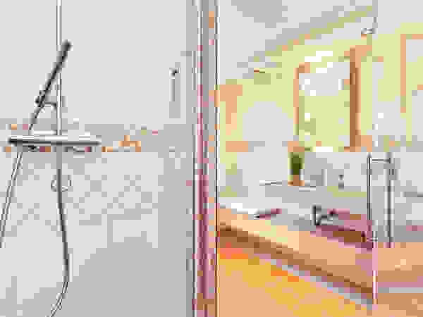 Klotz Badmanufaktur GmbH Bathroom