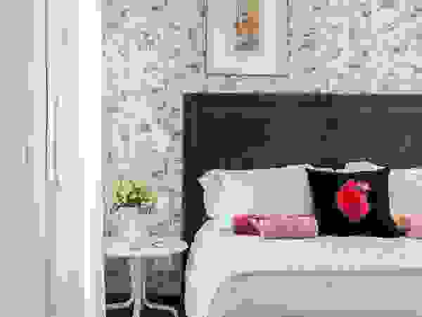 Mauricio Arruda Design Eclectic style bedroom
