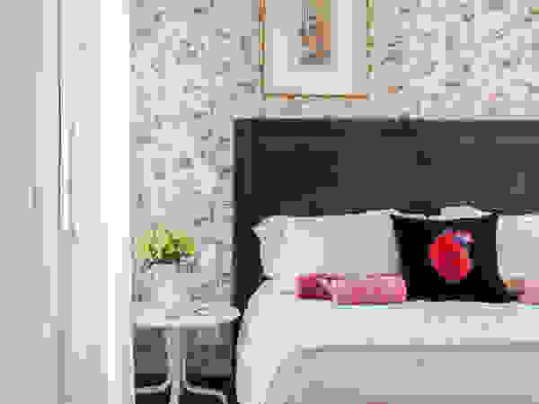 Mauricio Arruda Design Eclectic style bedroom