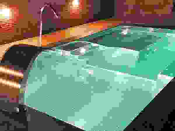 Blumaxx Wellness Infinity pool