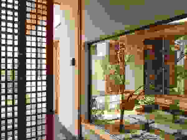 ATELIER TAMA Eclectic style garden
