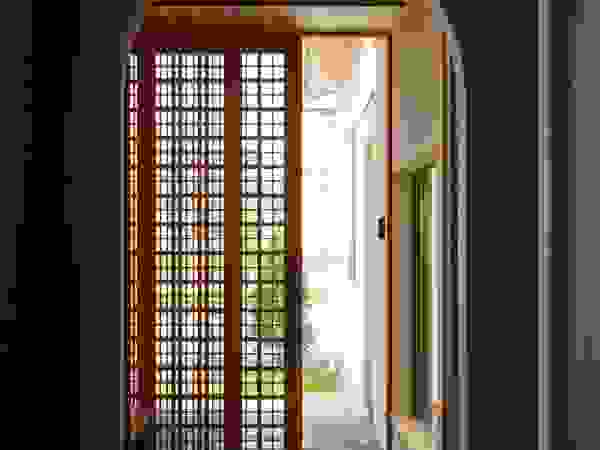 ATELIER TAMA Eclectic style windows & doors