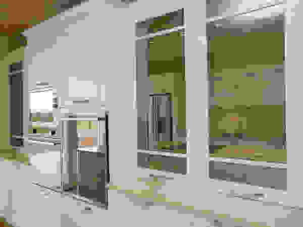 HP Interior srl KitchenCabinets & shelves