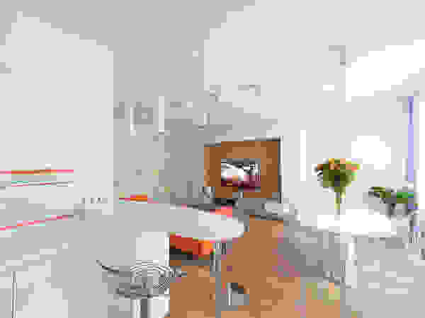 D&T Architects Minimalist living room