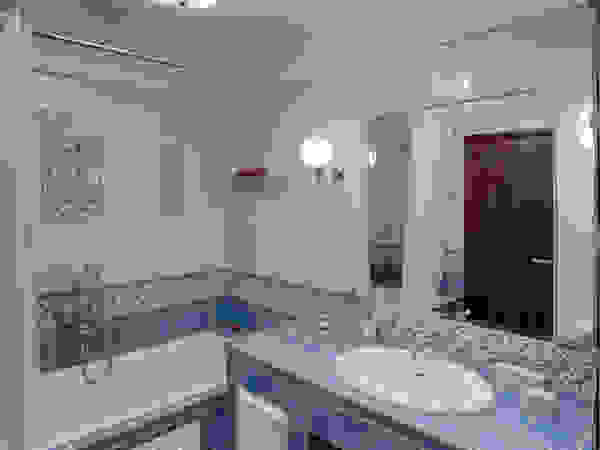 D&T Architects Classic style bathroom