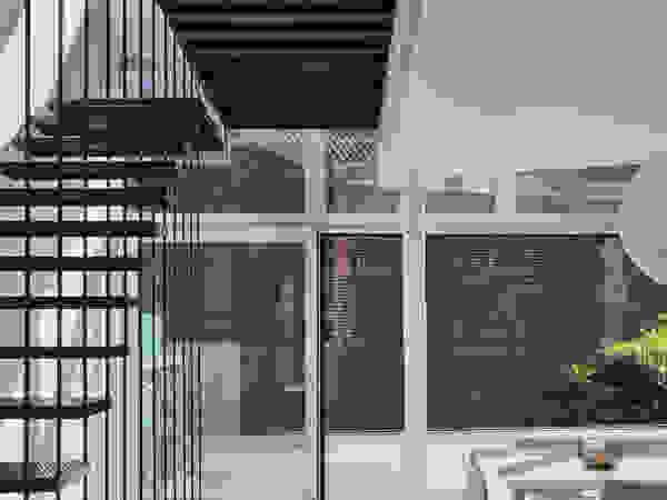 atelier d'architecture FORMa* Moderne gangen, hallen & trappenhuizen