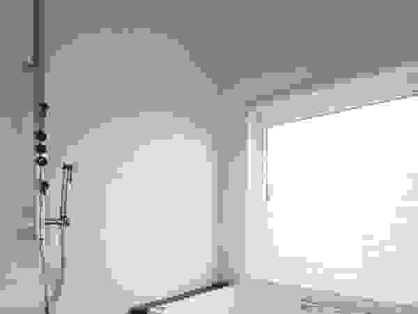 株式会社コウド一級建築士事務所 Modern bathroom