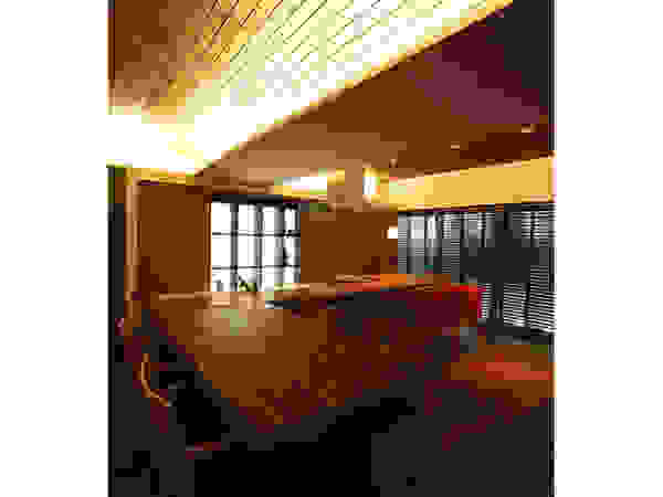辻史彰建築研究所 Salas de estar modernas