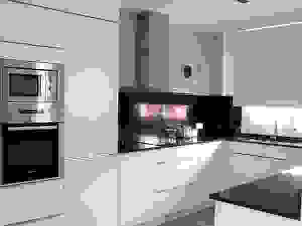 CECILIA POZZI INTERIORISMO Minimalist kitchen